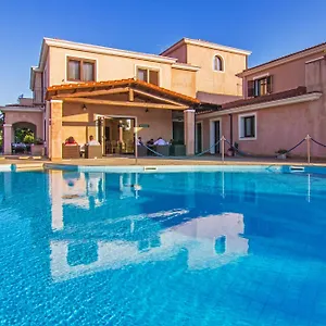 La Perla Hotel Àrbatax